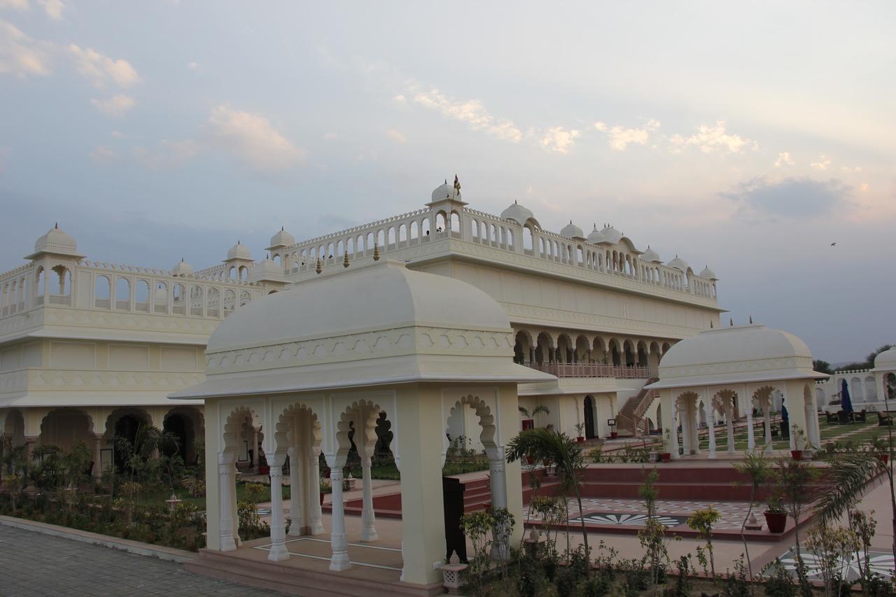Laxmi Palace Dausa Exteriör bild