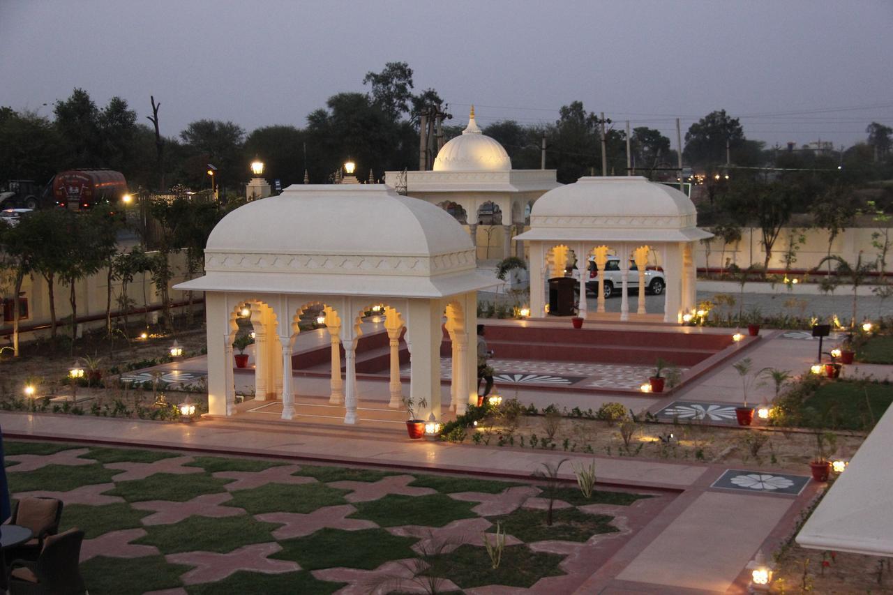 Laxmi Palace Dausa Exteriör bild